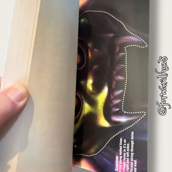 Goosebumps book collection by R.L. Stine: Books #9-12 in Slipcase - Picture 5 of 11